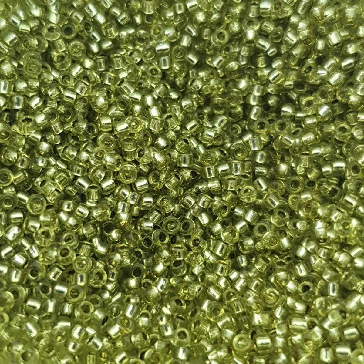15/0 (#811) Light Olive Silverlined - 10g Tube