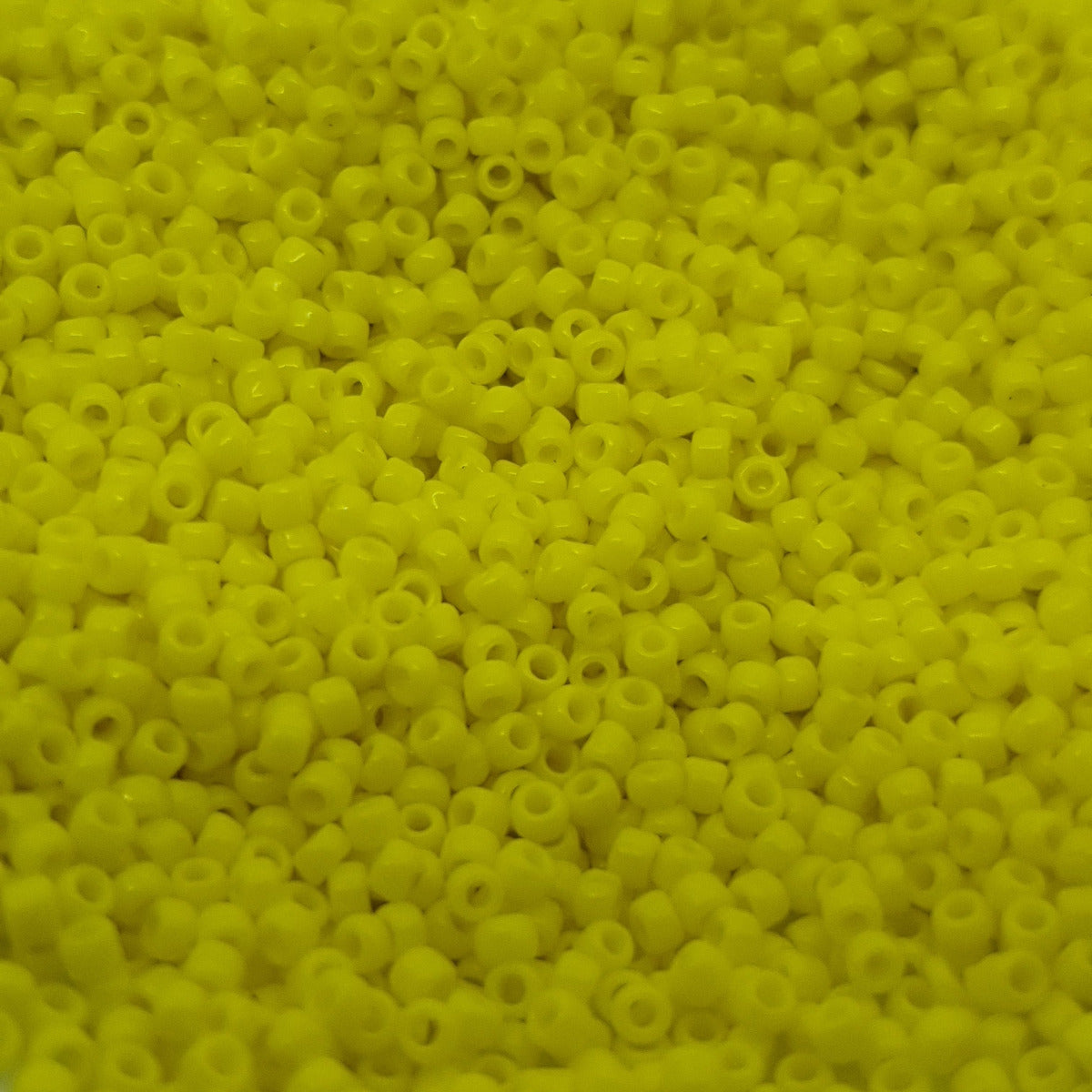 15/0 (#731) Yellow Opaque - 10g Tube