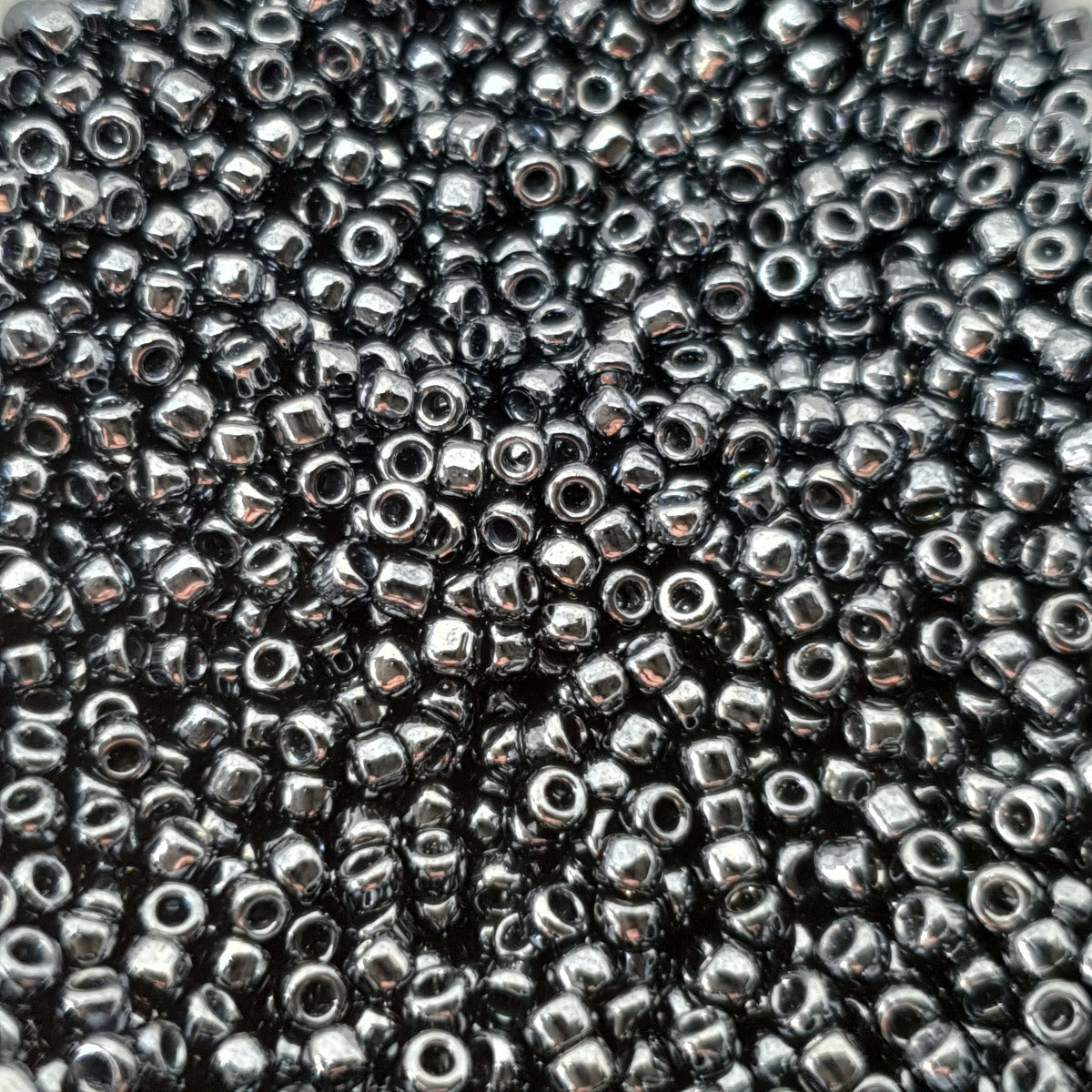 12/0 (#606) Gunmetal Iris - 24g Tube