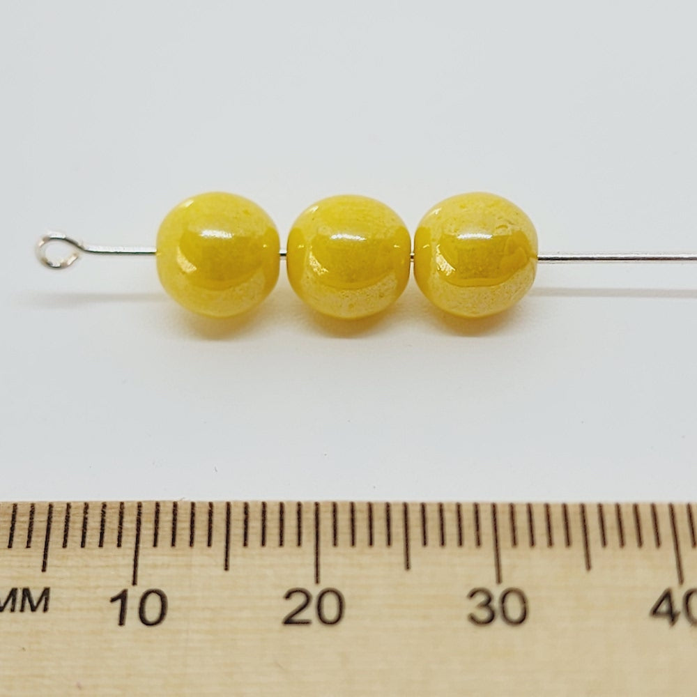 8mm Round (25) - Opaque Yellow Lustre - Vintage Czech Glass Beads