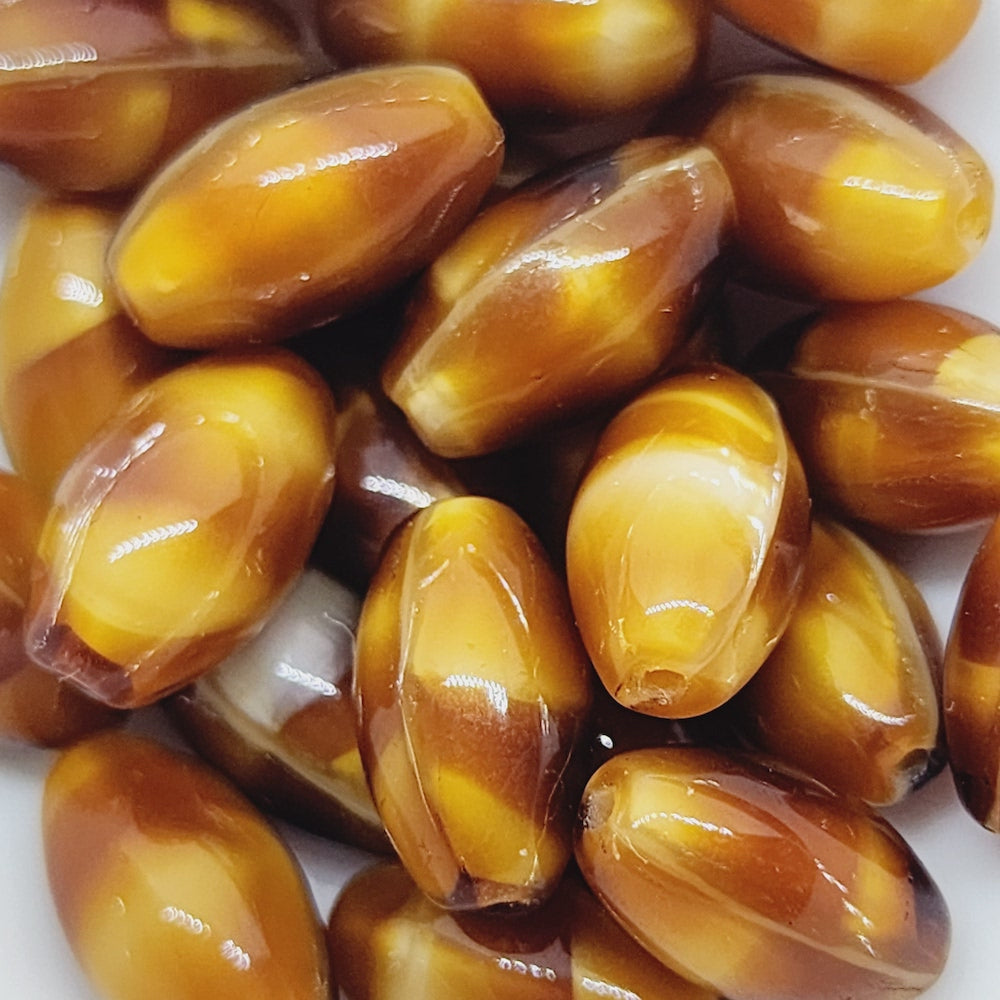 12x7mm Rice (25) - Caramel Toffee Swirl - Vintage Czech Glass Beads