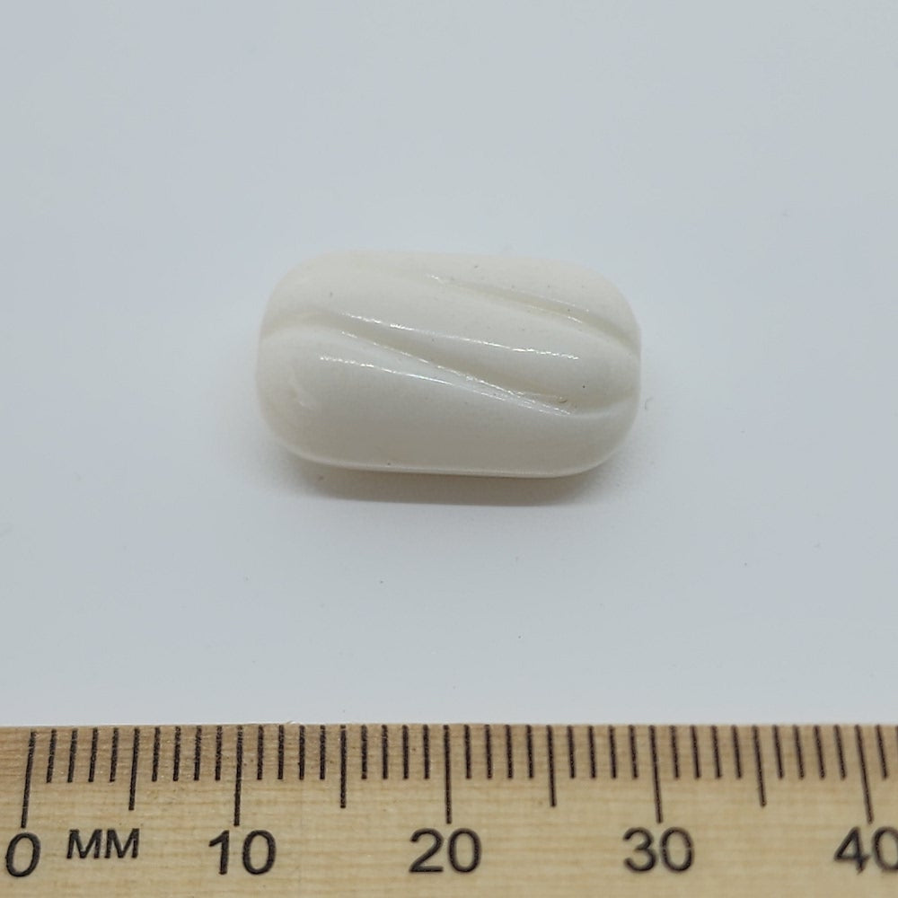 20x13mm Pillow Vintage Lucite Beads (10) - Ivory