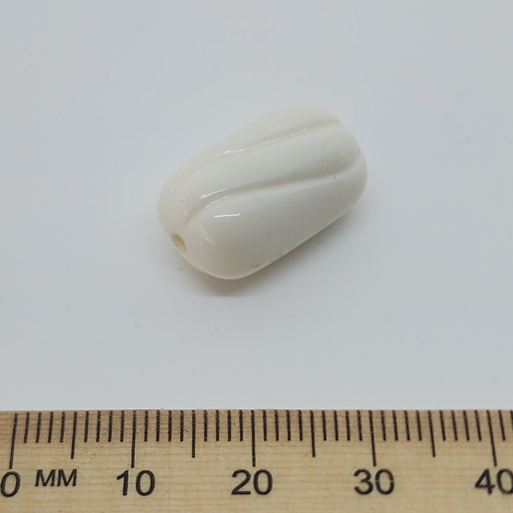 20x13mm Pillow Vintage Lucite Beads (10) - Ivory