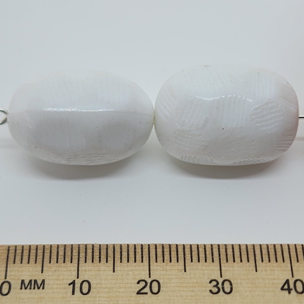 22x16mm Oval Vintage Lucite Beads (10) - White
