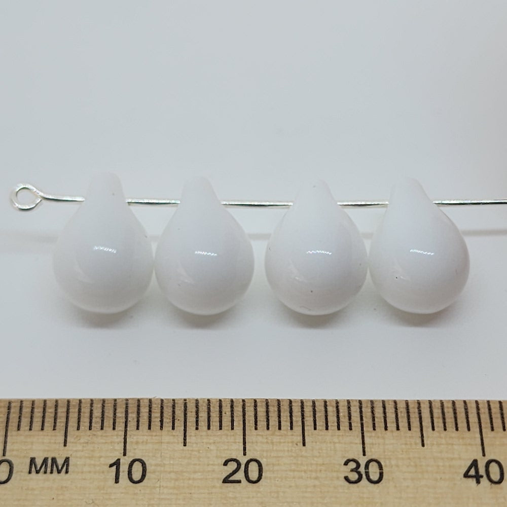 13x8mm Tear Drop Vintage Lucite Beads (10) - White