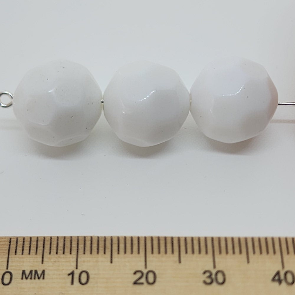 14mm Facet Round Vintage Lucite Beads (25) - White