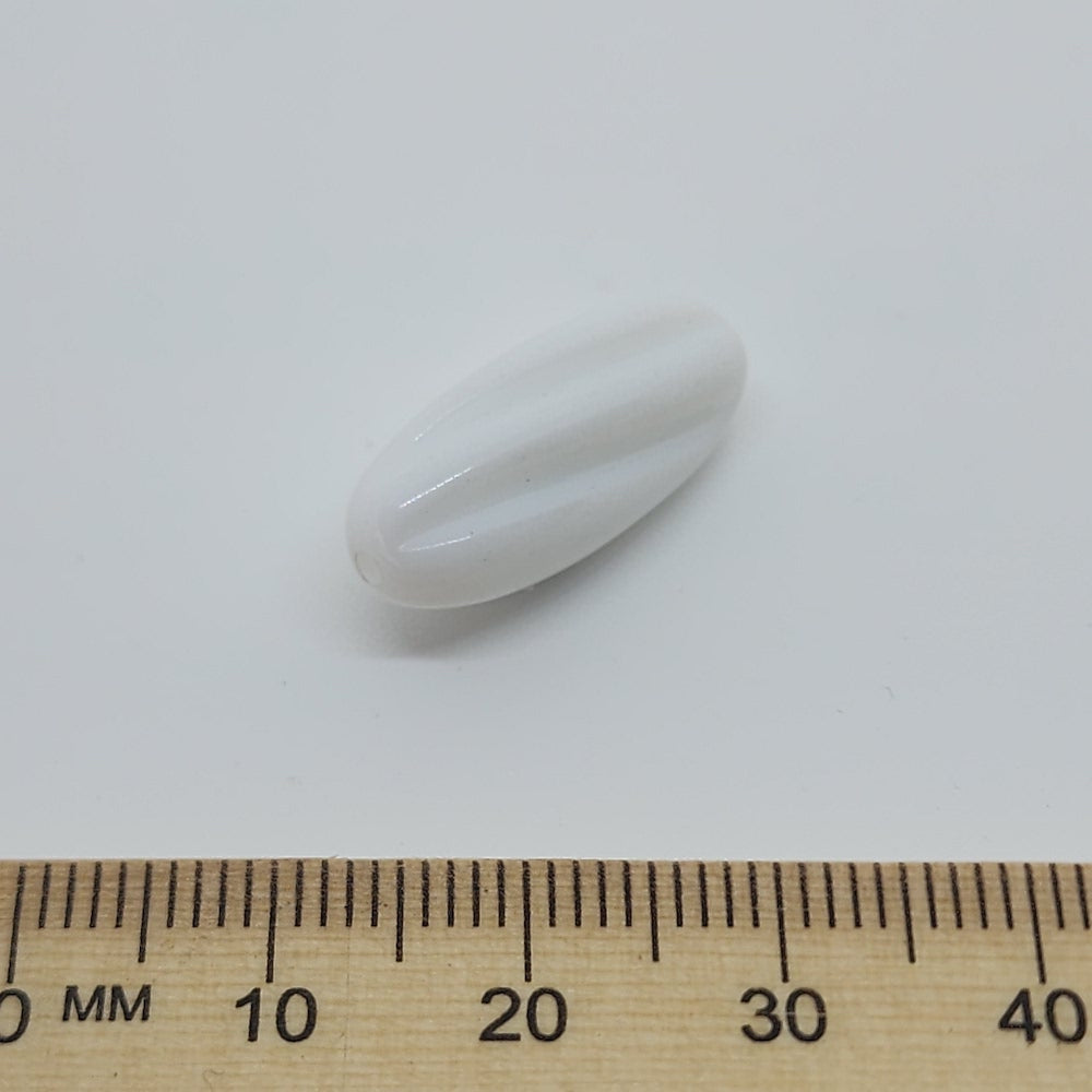 22x10mm Oval Twist Vintage Lucite Beads (10) - White