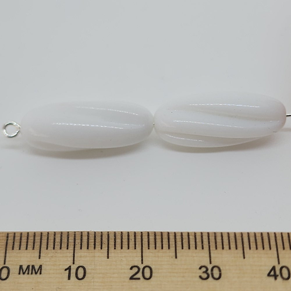 22x10mm Oval Twist Vintage Lucite Beads (10) - White
