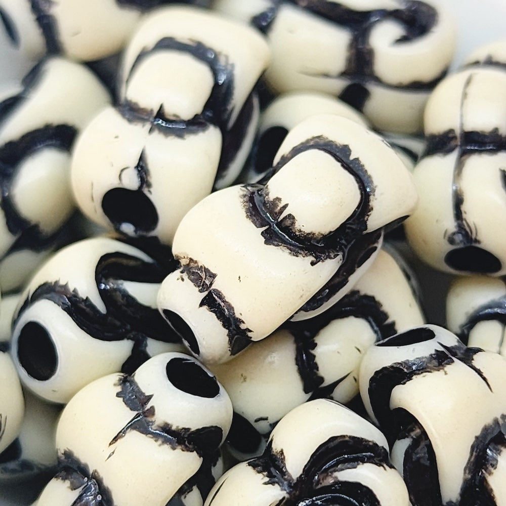 19x12mm Flat Knot (10) - White w. Black - South Western Style Vintage Beads