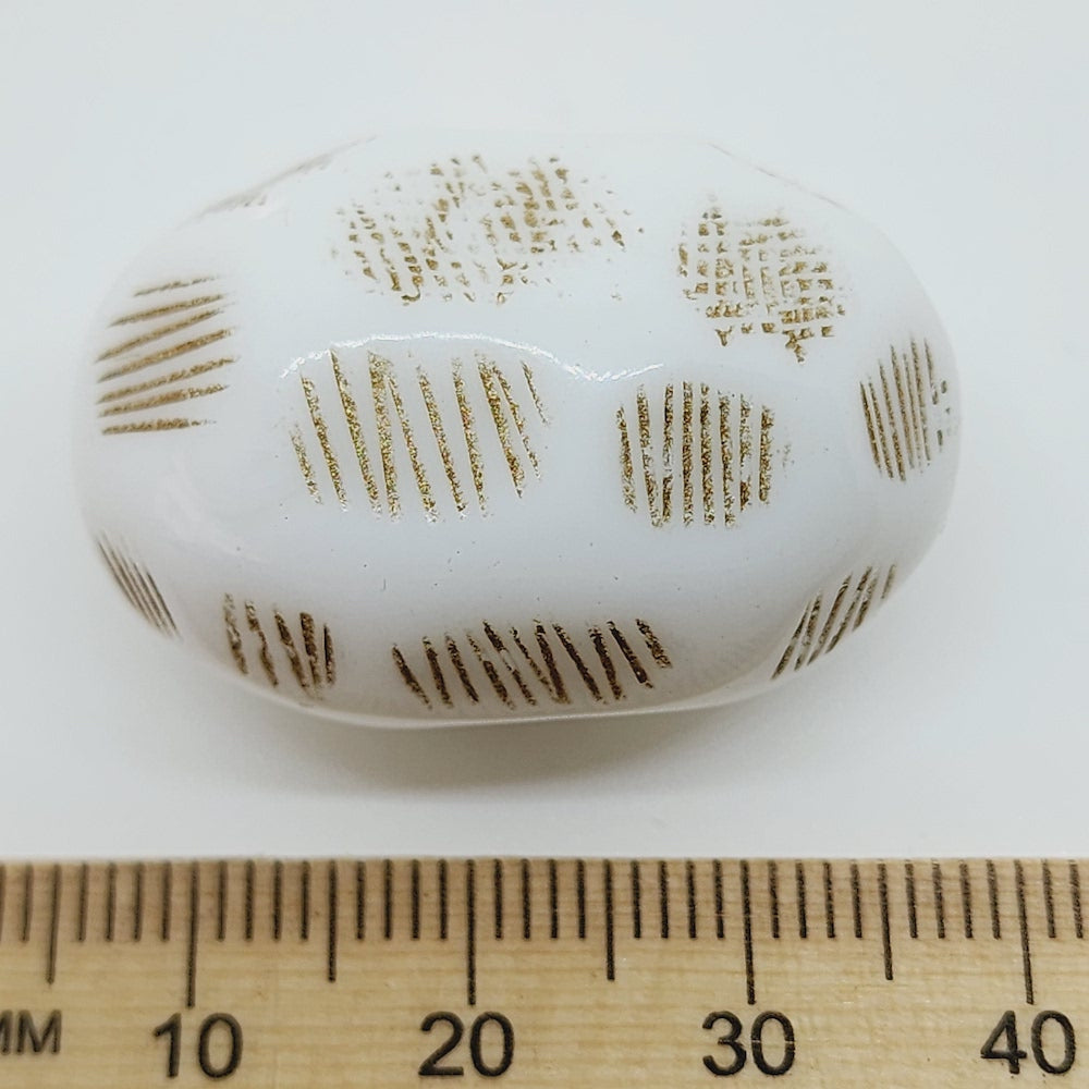 32x23mm Oval Vintage Lucite Beads (10) - White w. Gold