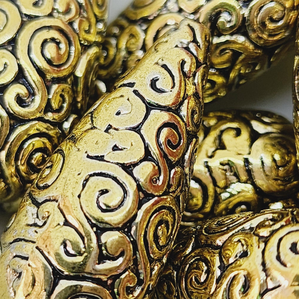 Teardrop (5) - Antique Gold - Vintage Metalised Beads