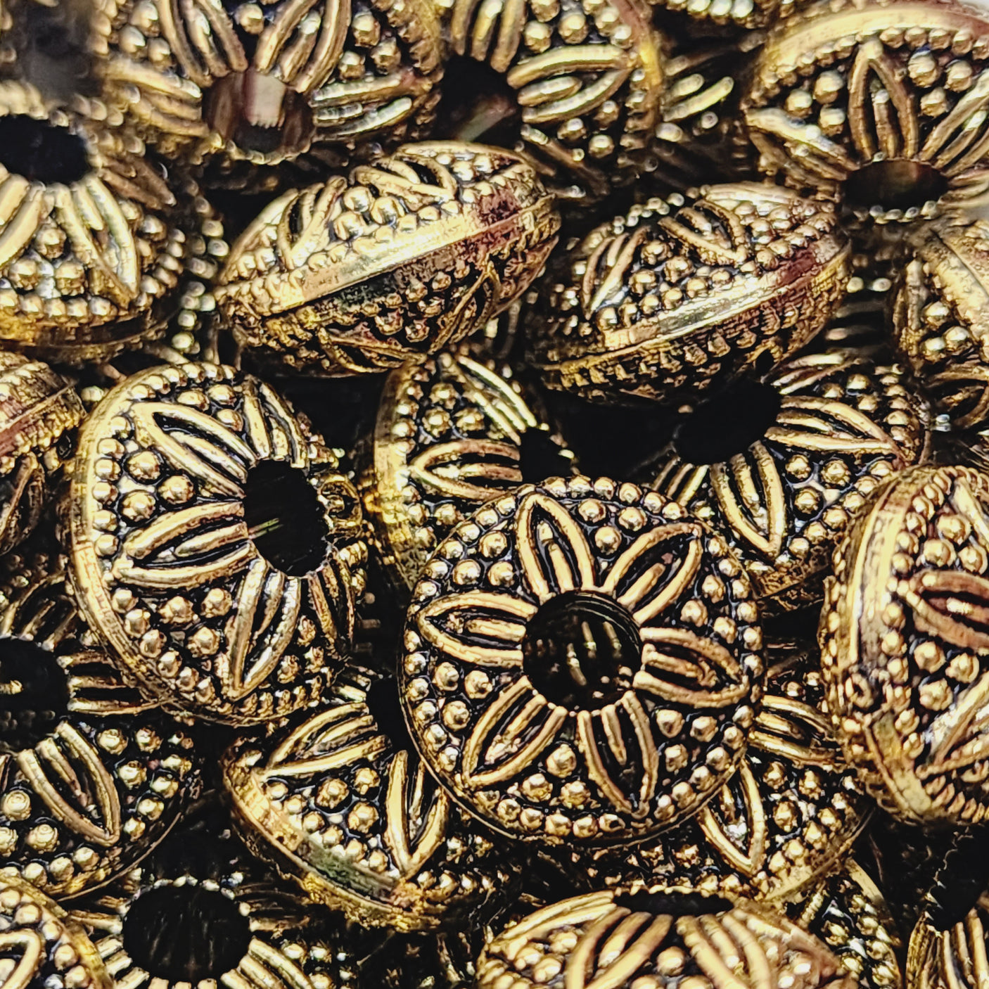 13x7mm UFO (10) - Antique Gold - Vintage Metalised Beads