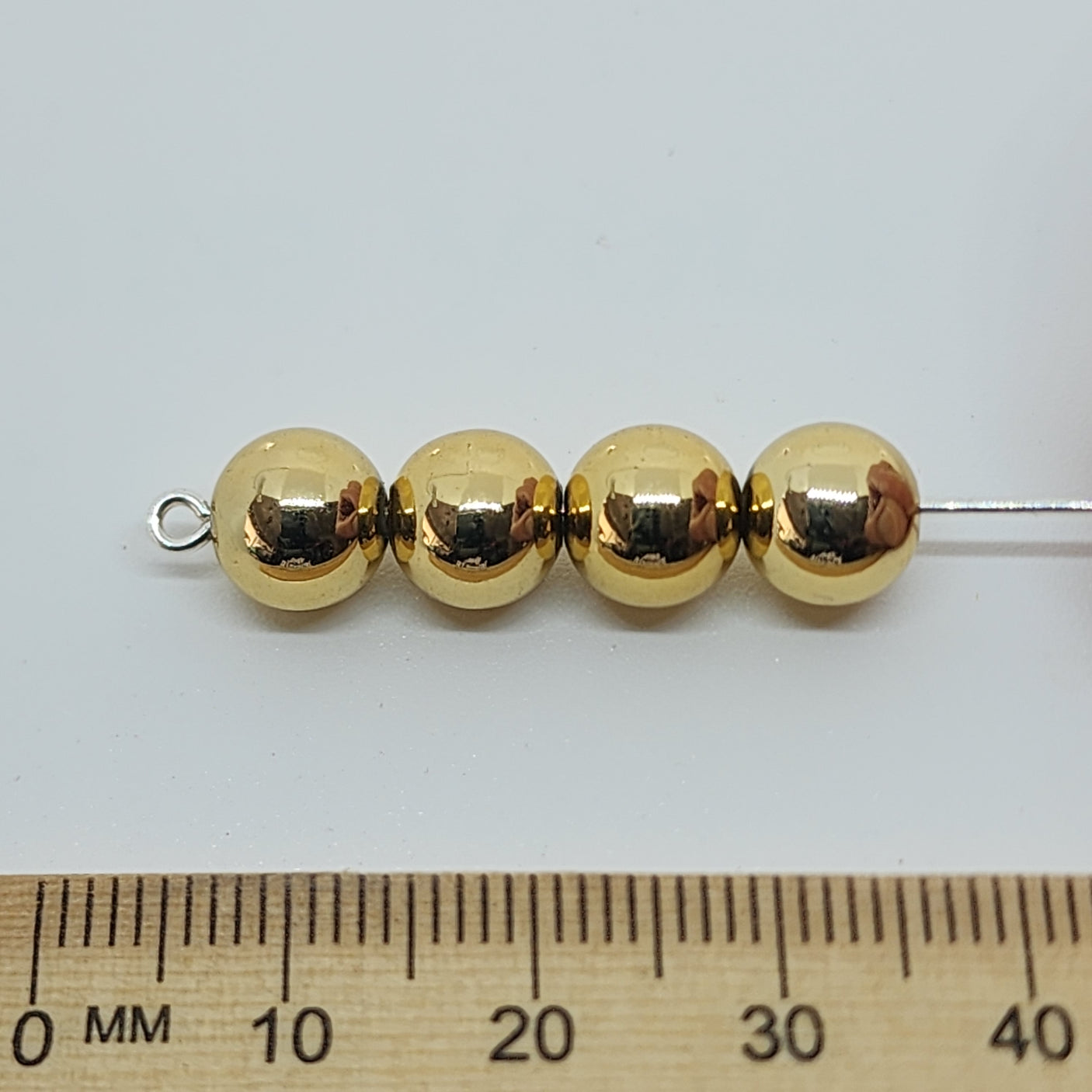 8mm Round (25) - Gold - Vintage Metalised Beads