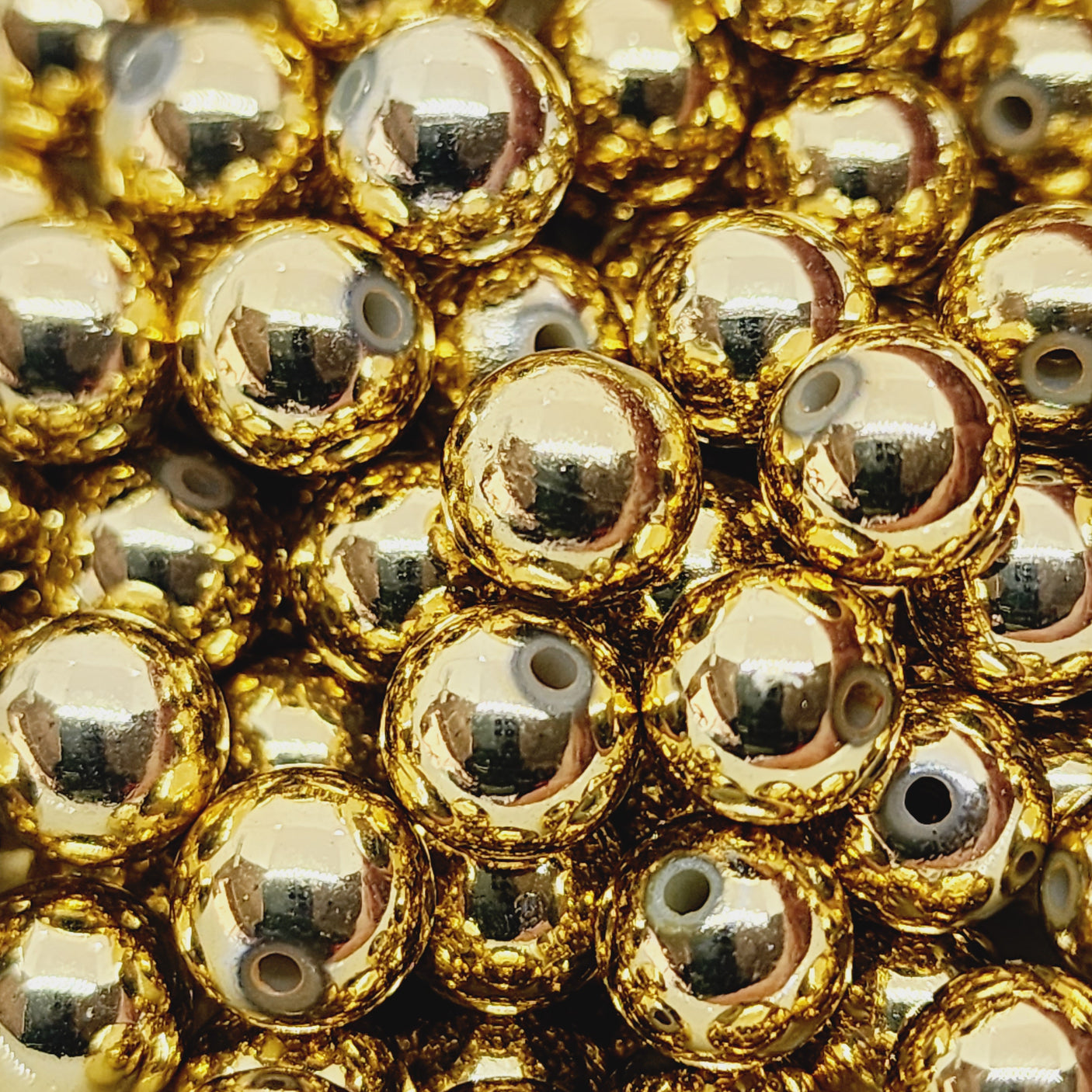 8mm Round (25) - Gold - Vintage Metalised Beads