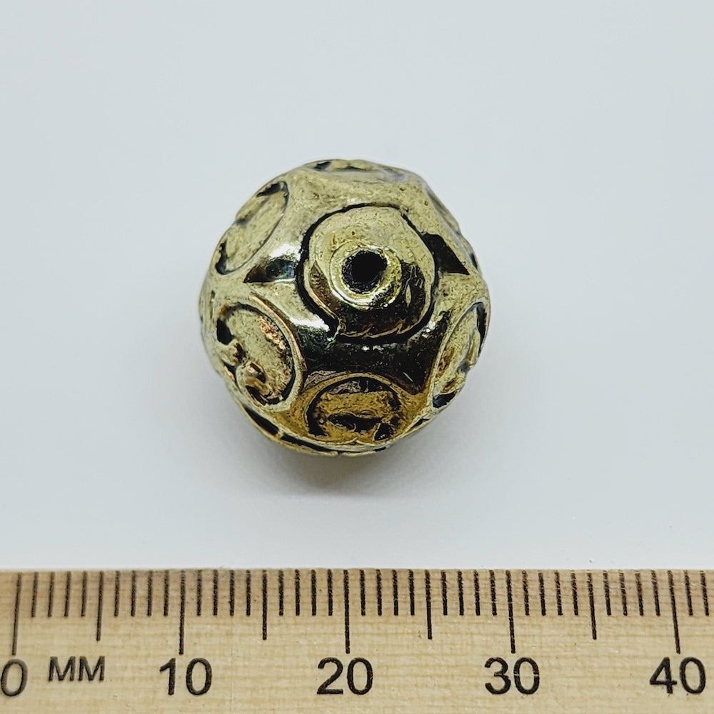 18mm Round (10) - Antique Gold - Vintage Metalised Beads