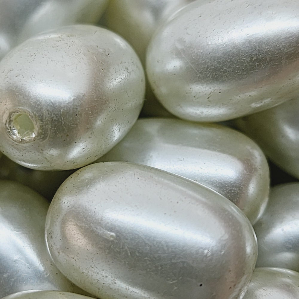 22x14mm Oval (10) - Cream - Vintage Acrylic Pearls