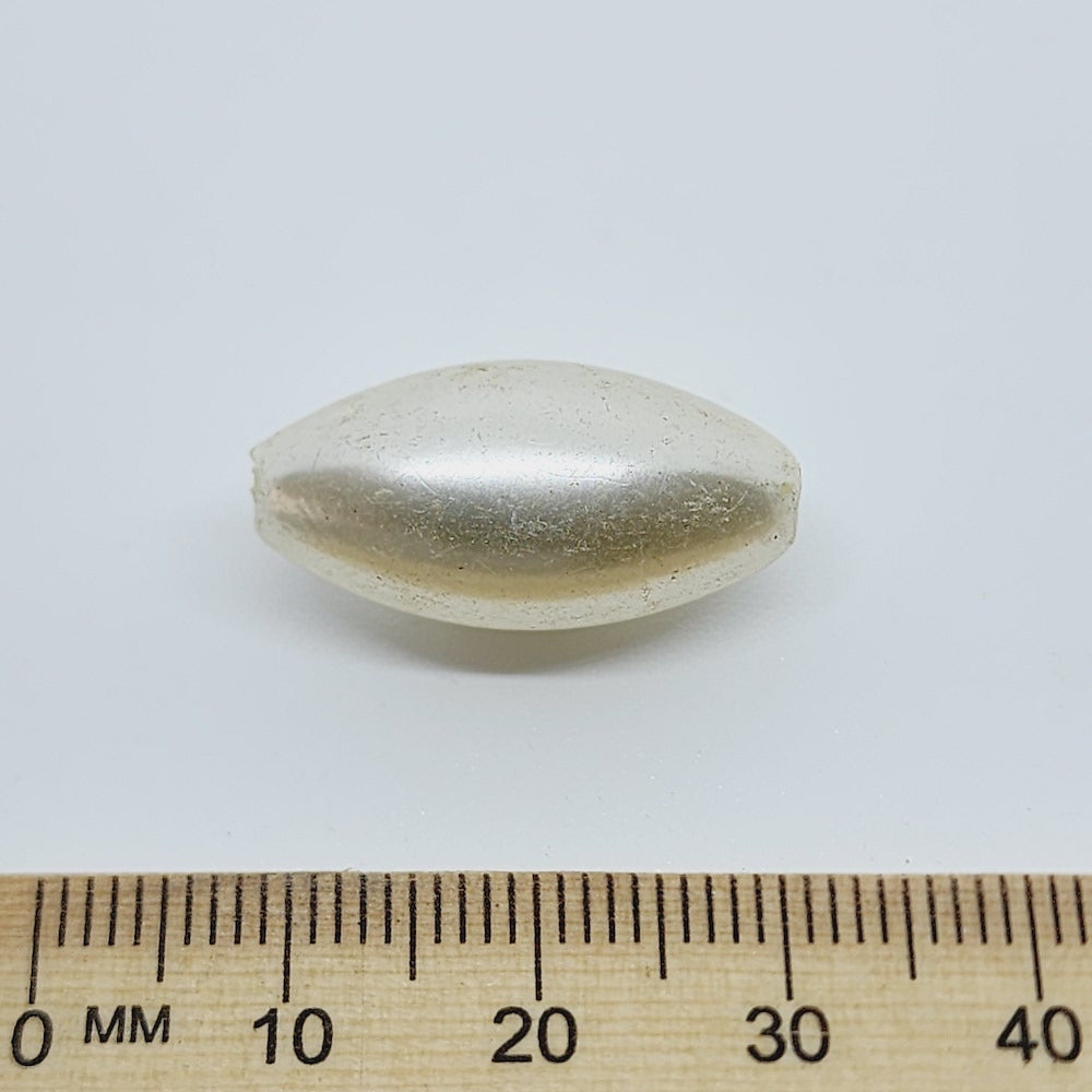 23x12mm Rice (10) - Cream - Vintage Acrylic Pearls