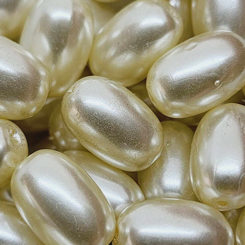 14x8mm Oval (10) - Cream - Vintage Acrylic Pearls