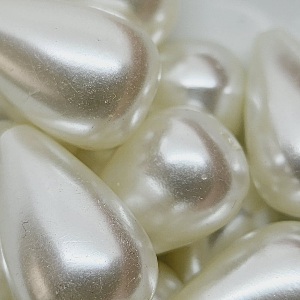 20x10mm Teardrop (10) - White - Centre Drilled - Acrylic Vintage Pearls