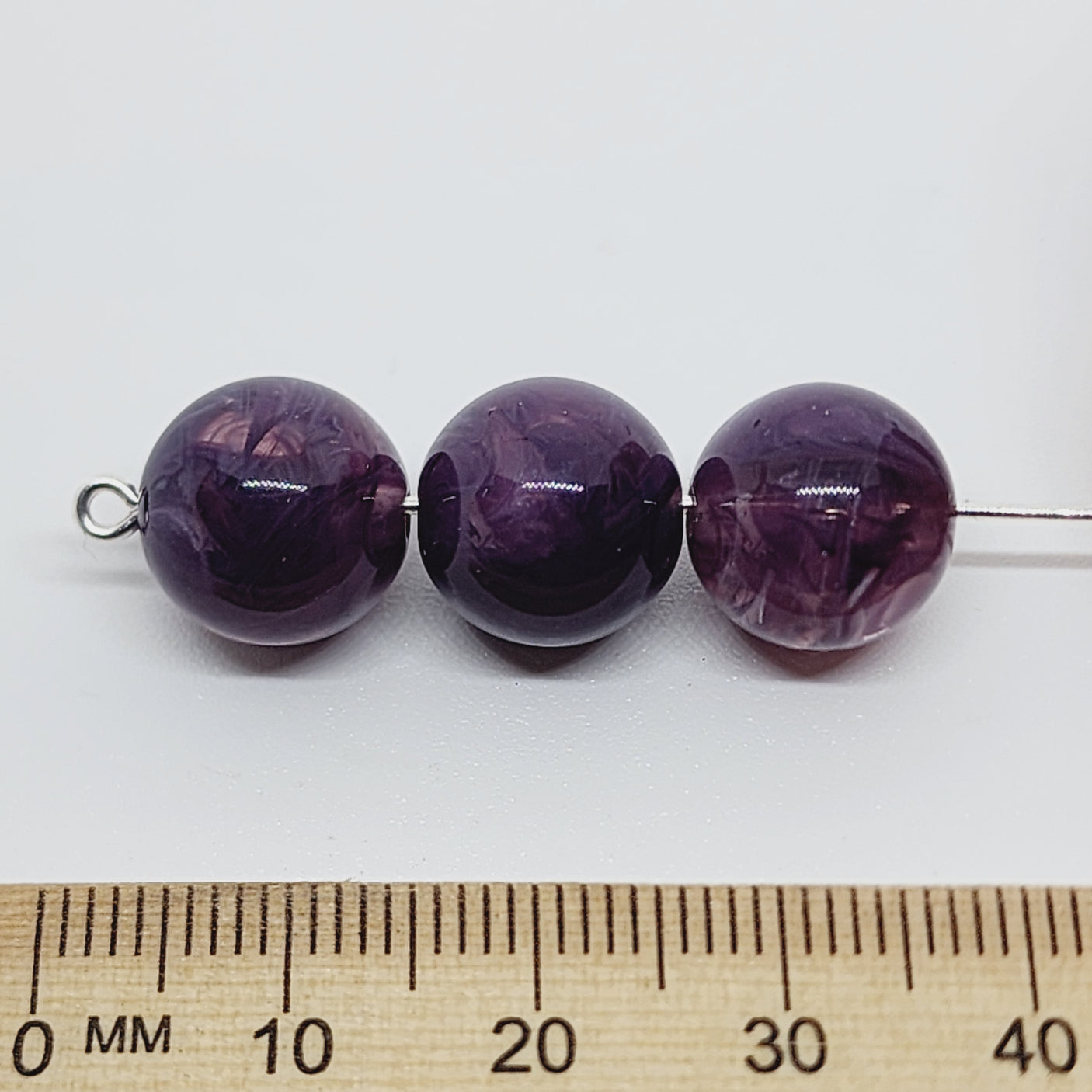 12mm Round (25) - Amethyst - Gemstone Look Vintage Lucite Beads
