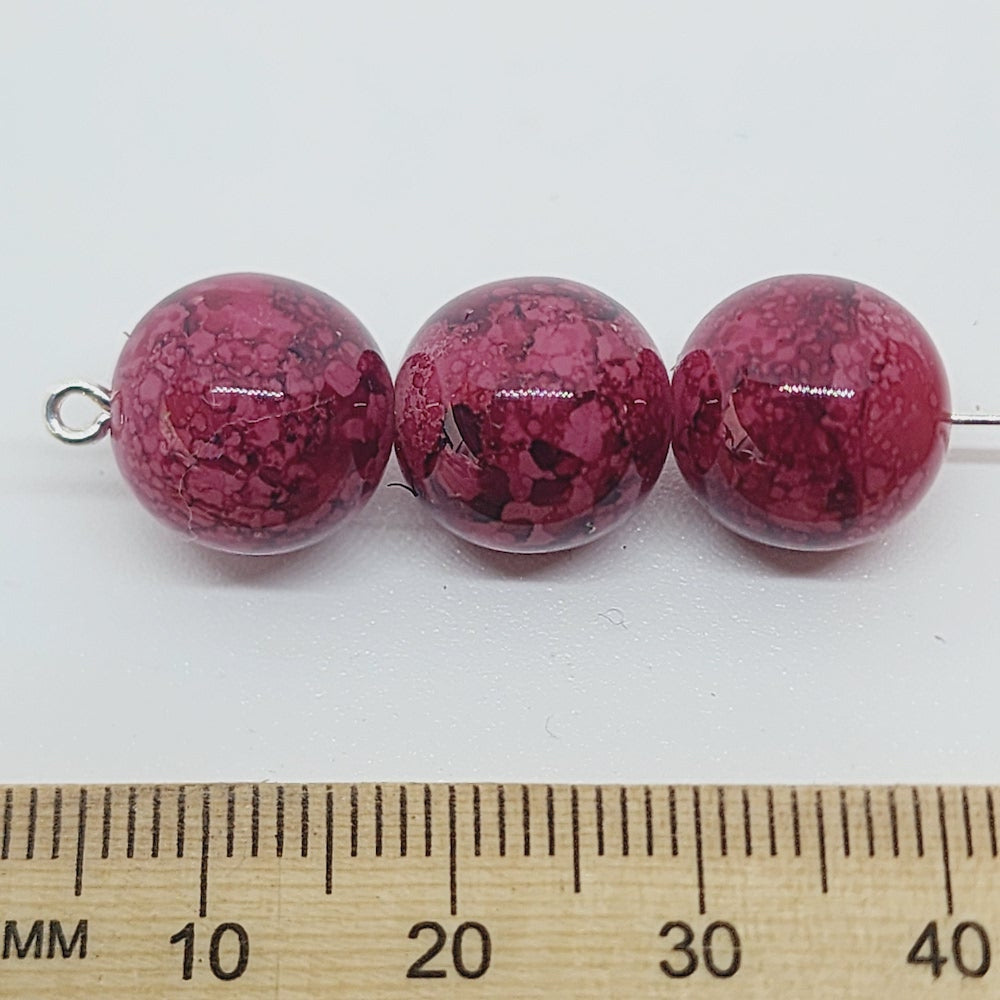 12mm Round (25) - Red Bubble Glaze over White - Vintage Lucite Beads