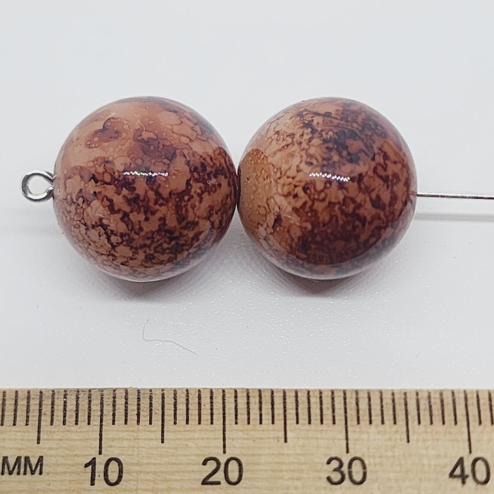 16mm Round (10) - Brown Bubble Glaze over Cream - Vintage Lucite Beads