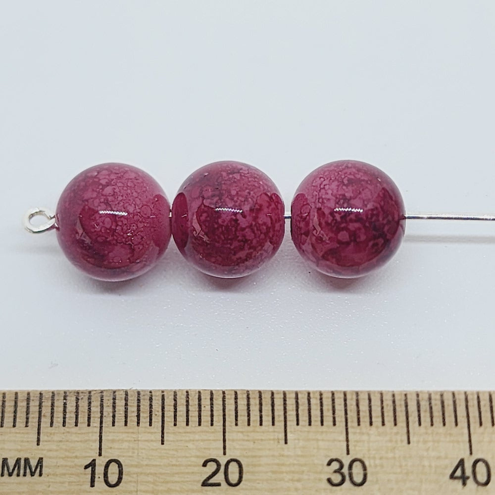 10mm Round (25) - Red Bubble Glaze over White - Vintage Lucite Beads