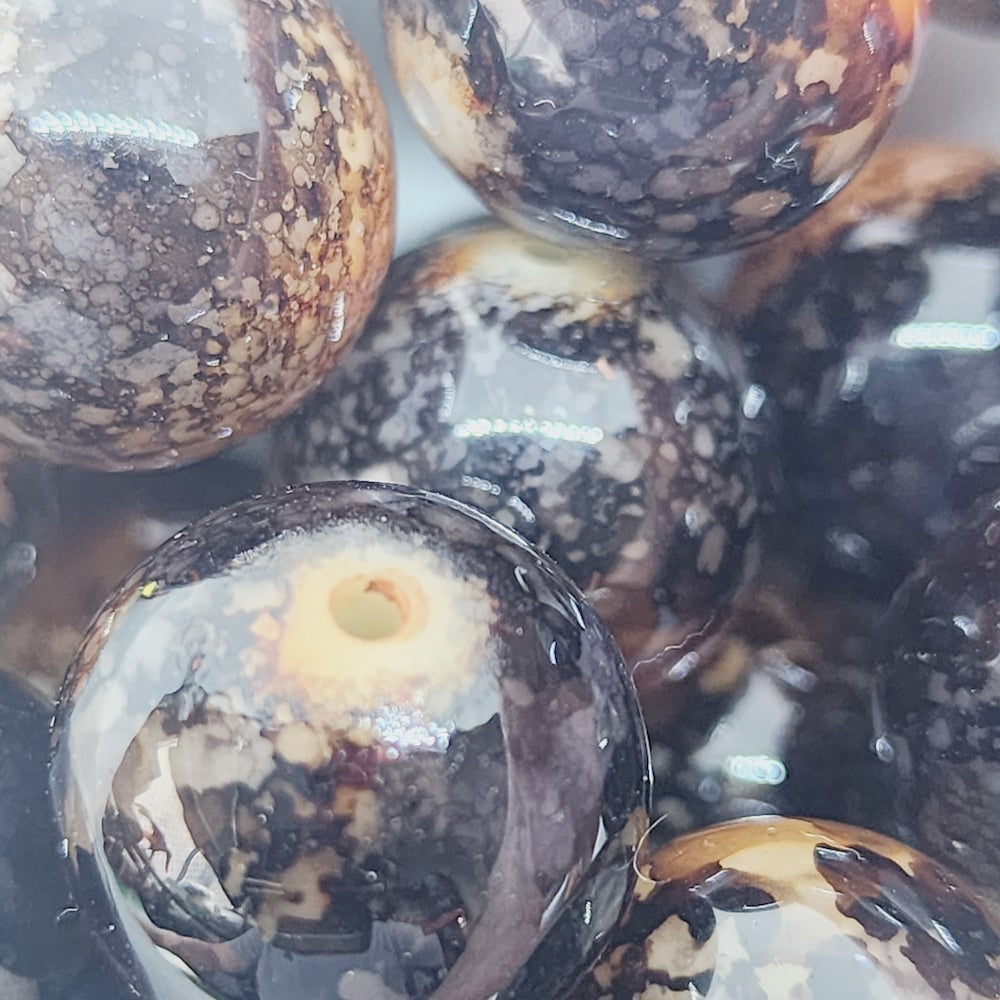 16mm Round (10) - Black Bubble Glaze over Tan - Vintage Lucite Beads