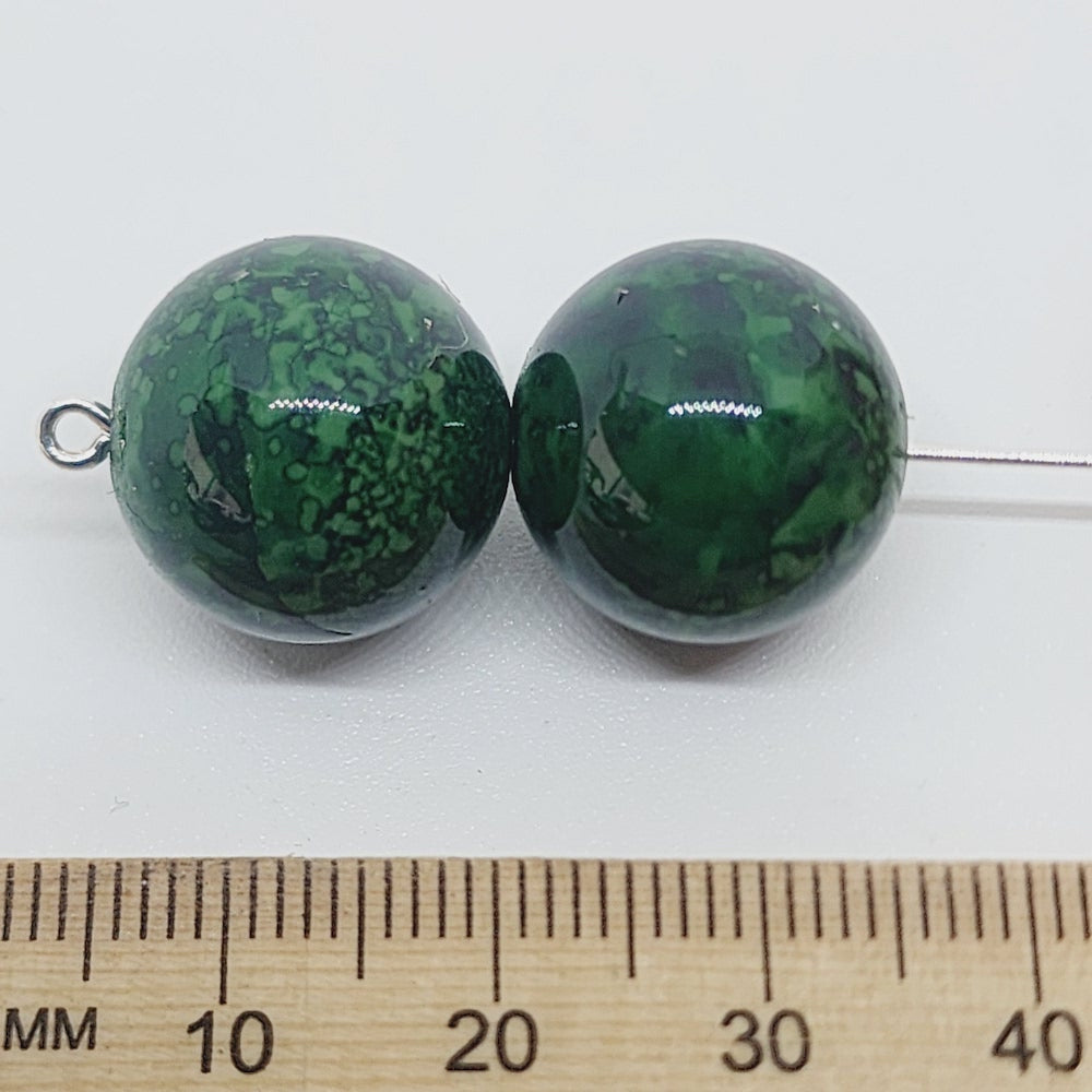 16mm Round (10) - Dark Green Bubble Glaze over Green - Vintage Lucite Beads