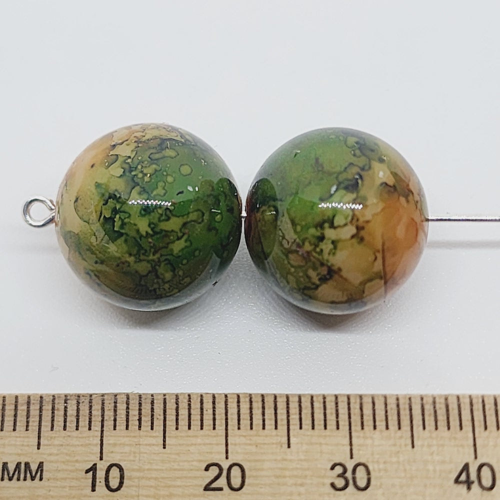 16mm Round (10) - Green Bubble Glaze over Tan - Vintage Lucite Beads
