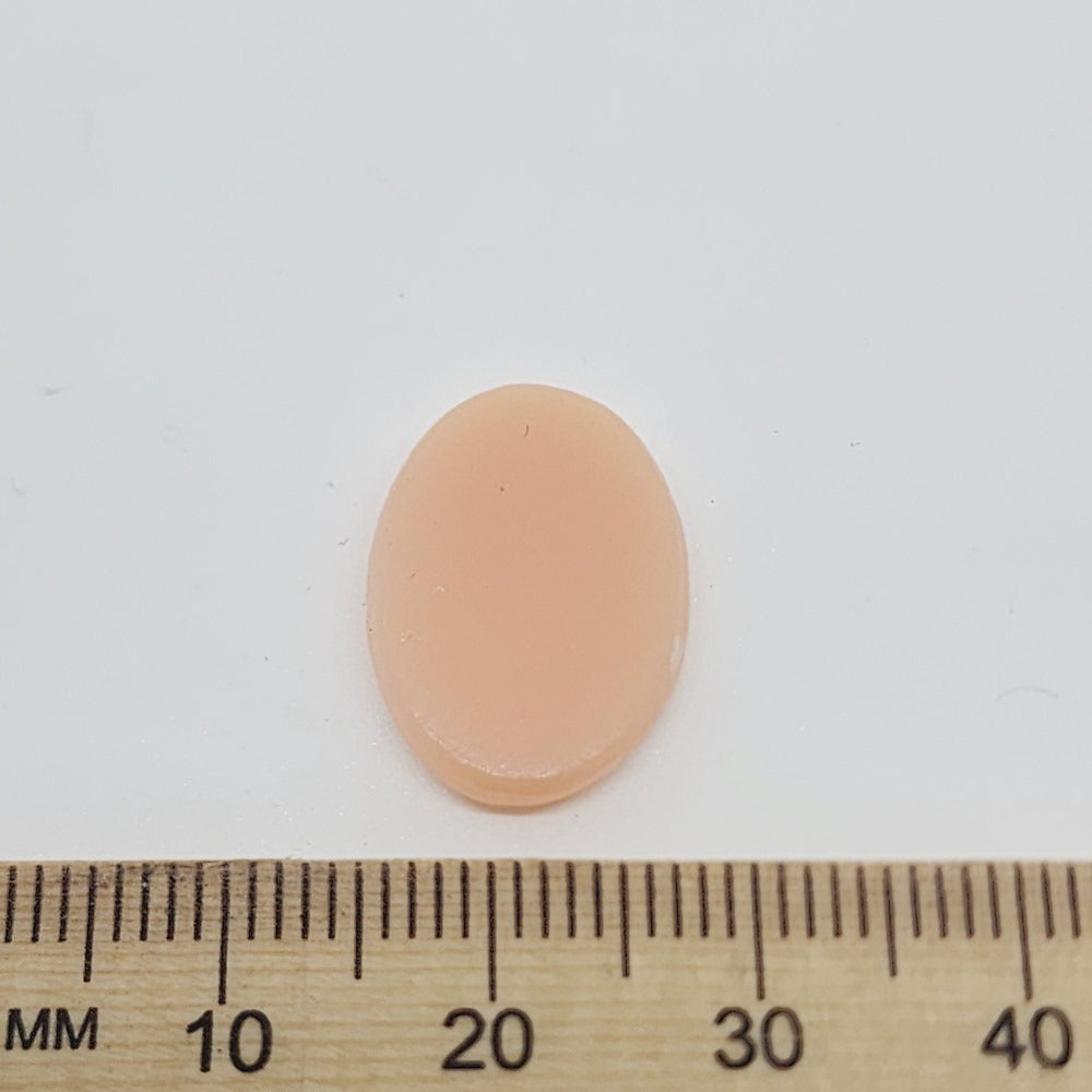25x20mm Oval (1) - Facing Right - Peach & Ivory - Vintage Cameo