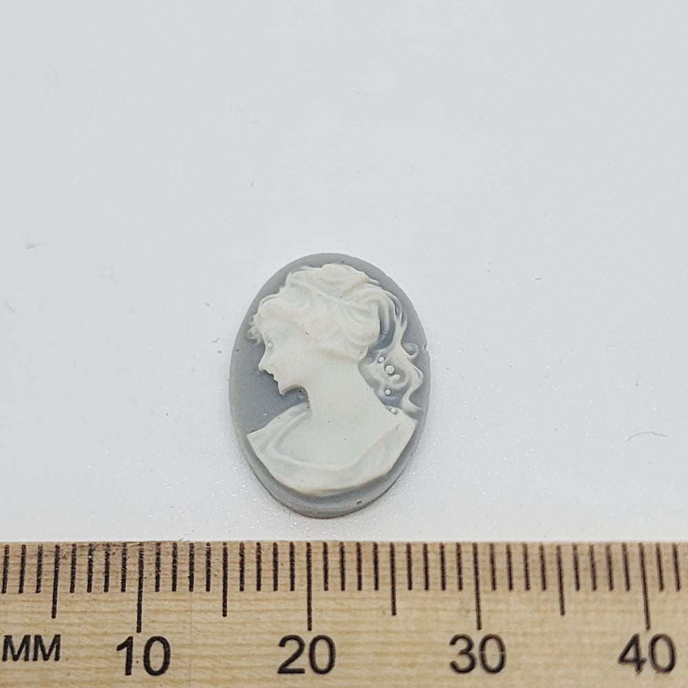 18x13mm Oval (1) - Facing Left - Grey & Ivory - Vintage Cameo