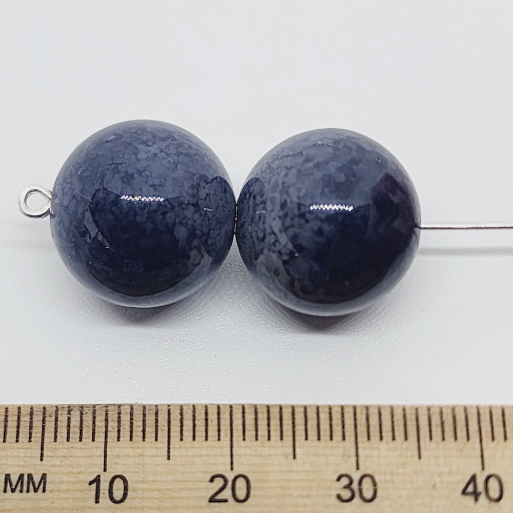 16mm Round (10) - Black Bubble Glaze over Grey - Vintage Lucite Beads