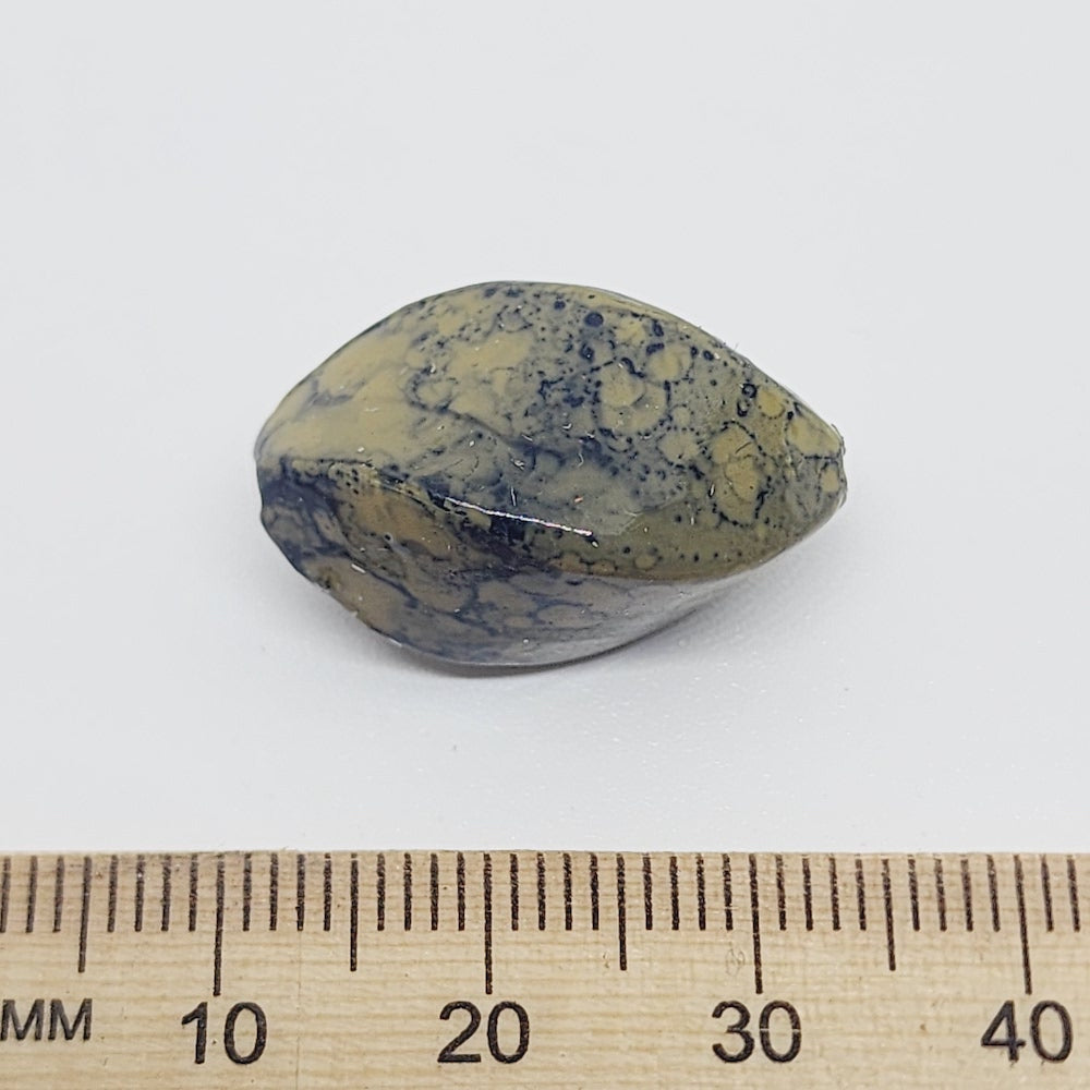 23x16mm Twisted Oval (25) - Khaki - Pottery Look Lucite Beads - Glossy