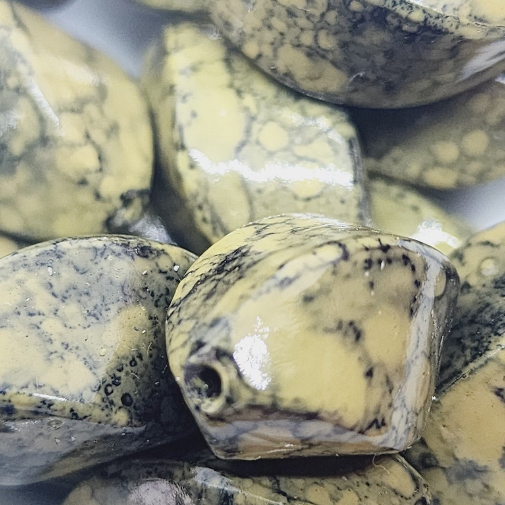 23x16mm Twisted Oval (25) - Khaki - Pottery Look Lucite Beads - Glossy