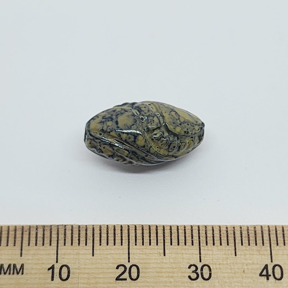 18x19mm Twist (25) - Khaki - Pottery Look Lucite Beads - Glossy