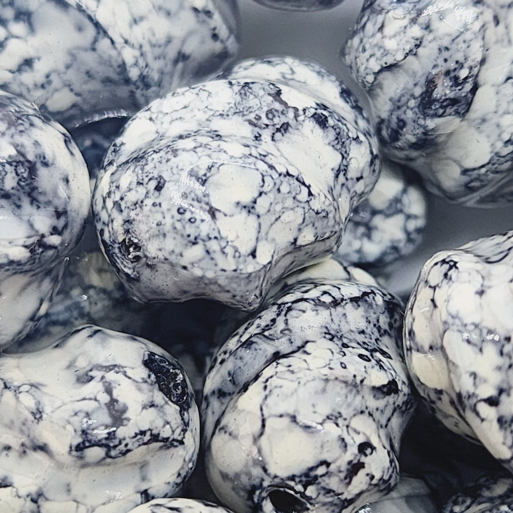 20x14mm Spiral (25) - White/Grey - Pottery Look Lucite Beads - Glossy