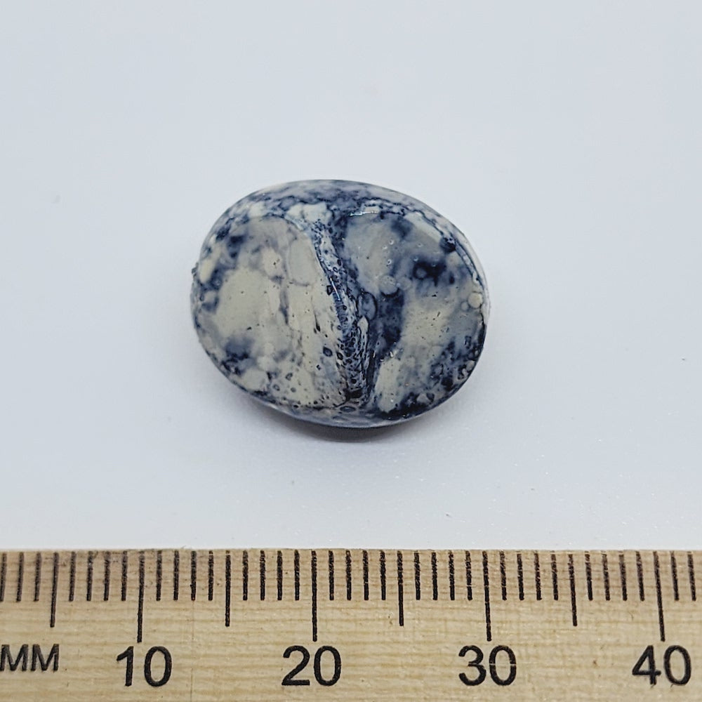 18x15mm Pinched Oval (25) - White/Grey - Pottery Look Lucite Beads - Glossy