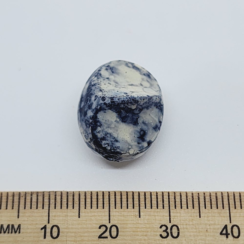 18x15mm Pinched Oval (25) - White/Grey - Pottery Look Lucite Beads - Glossy