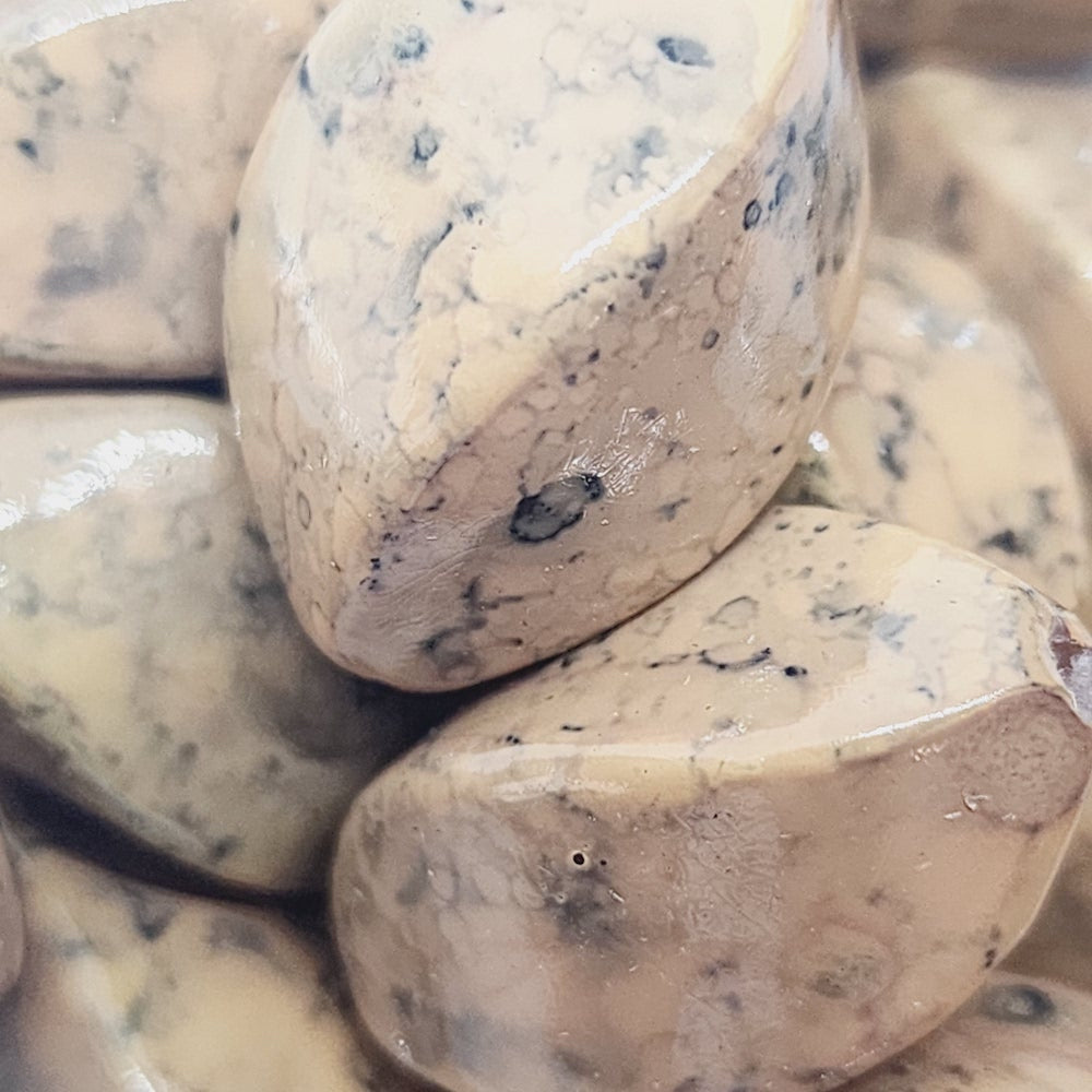 23x16mm Twisted Oval (25) - Light Brown - Pottery Look Lucite Beads - Glossy