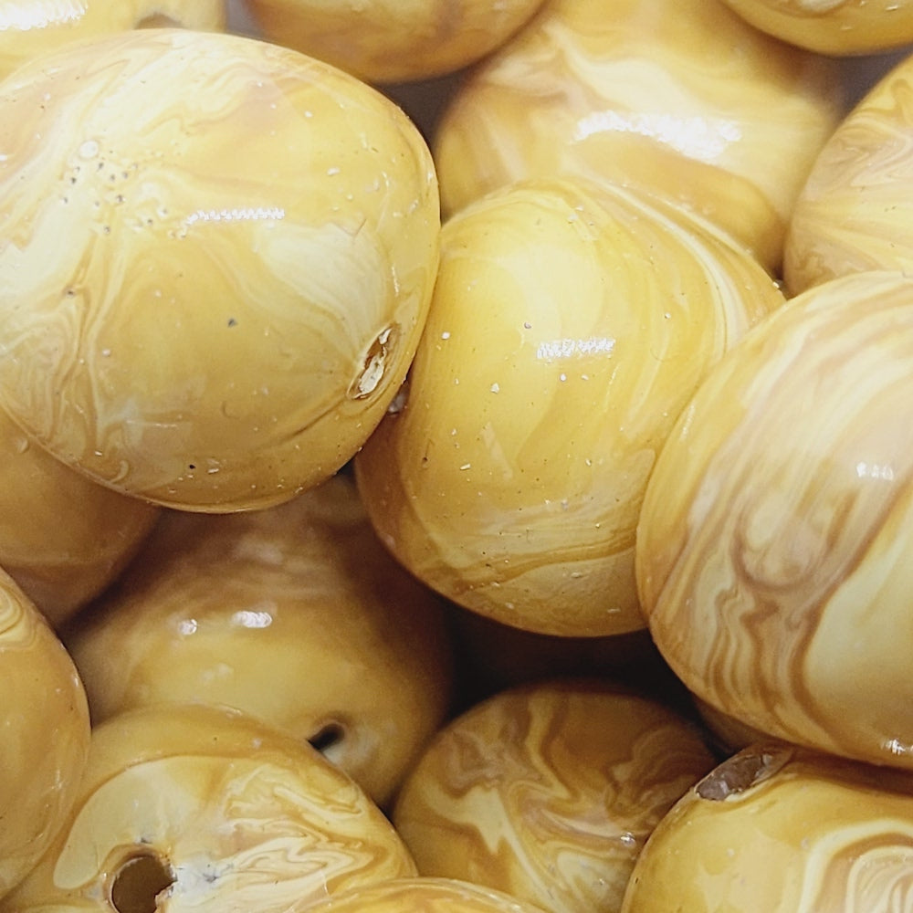 14mm Nut (10) - Cream - Vintage Wood Veneer Marbled Effect Beads