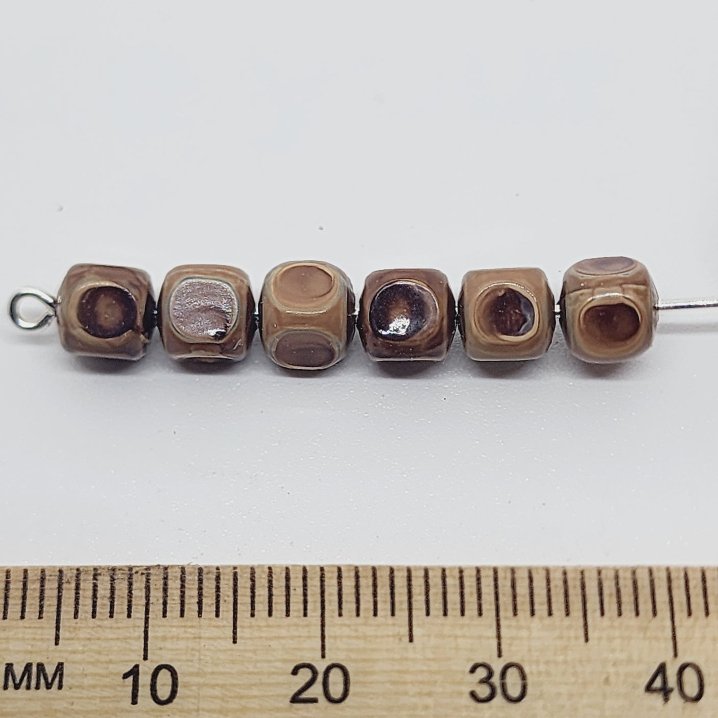 6mm Cube (50) - Medium Brown - Vintage Wood Veneer Marbled Effect Beads