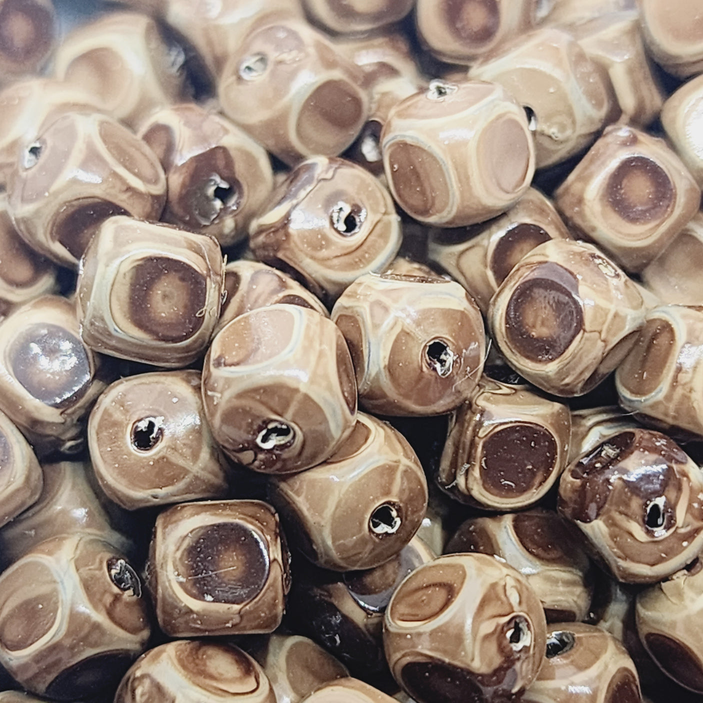 6mm Cube (50) - Medium Brown - Vintage Wood Veneer Marbled Effect Beads
