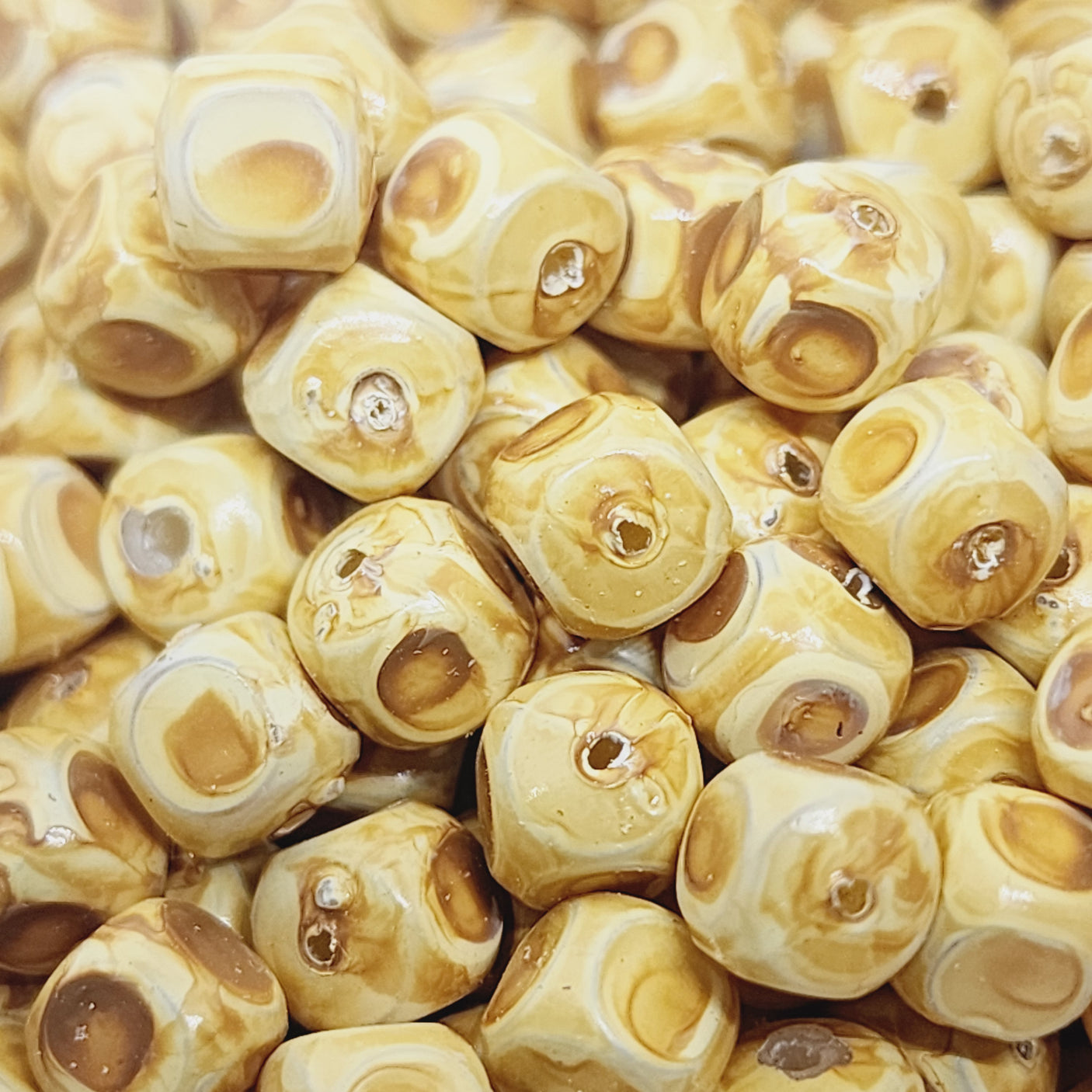 6mm Cube (50) - Cream - Vintage Wood Veneer Marbled Effect Beads