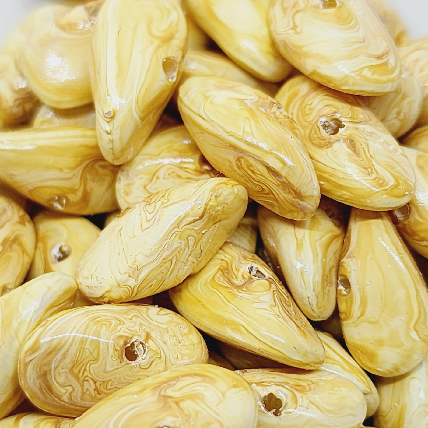 15x8mm Chip (50) - Cream - Vintage Wood Veneer Marbled Effect Beads