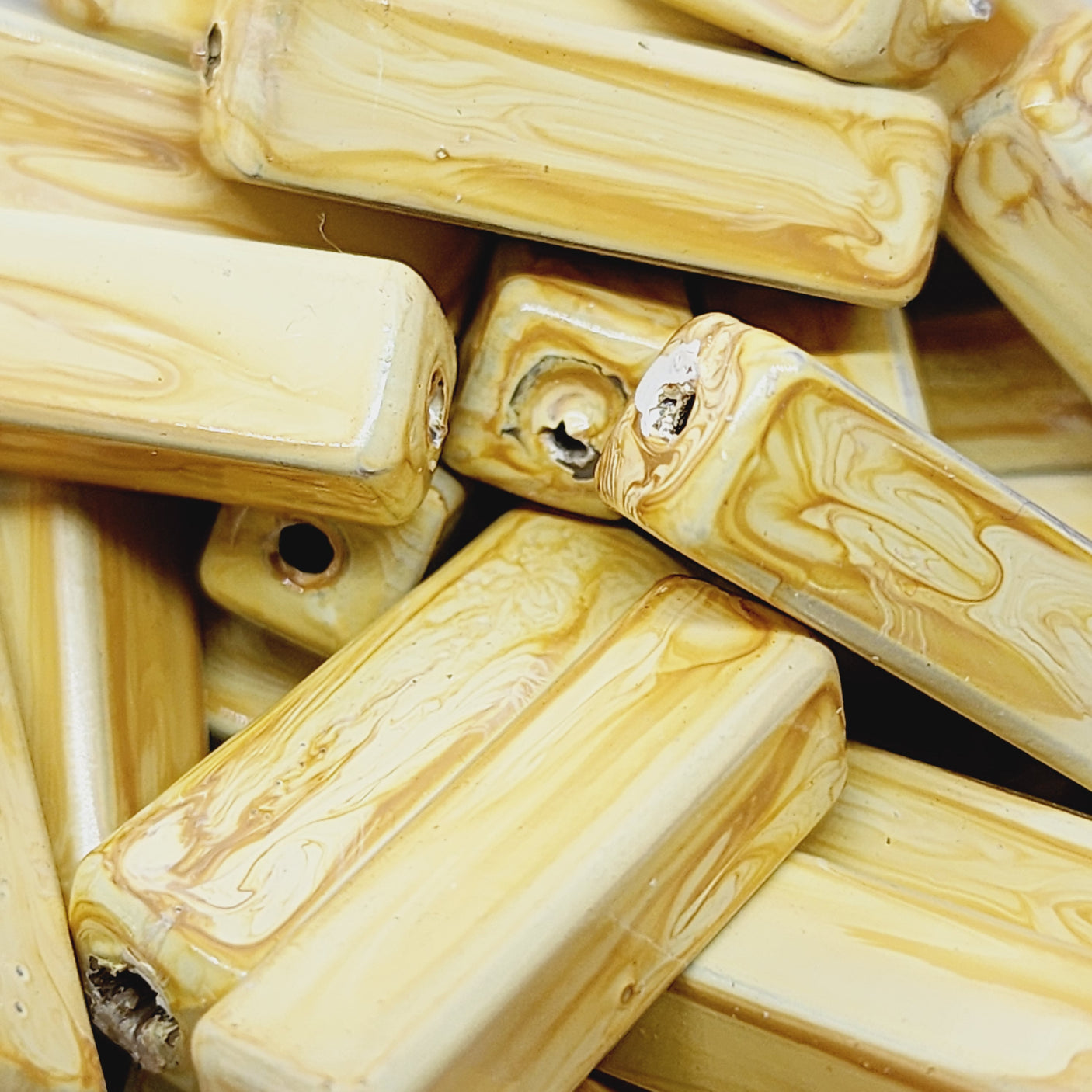 23x7mm Rectangular Tube (25) - Cream - Vintage Wood Veneer Marbled Effect Beads