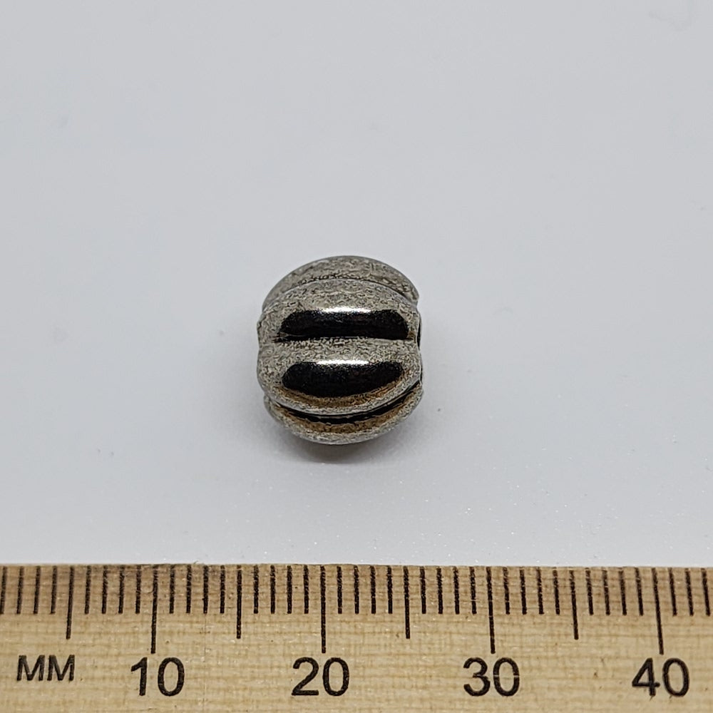 11mm Onion (25) - Antique Silver- Vintage Metalised Beads