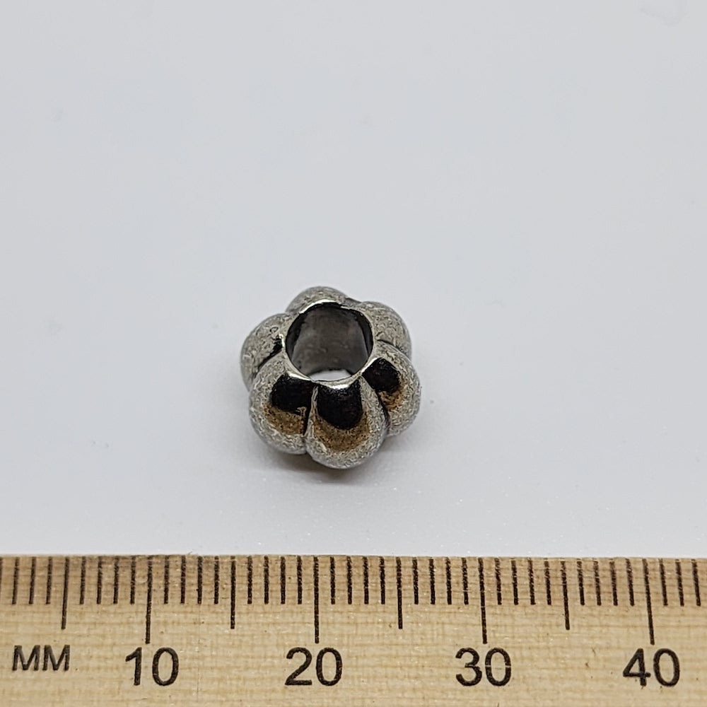 11mm Onion (25) - Antique Silver- Vintage Metalised Beads