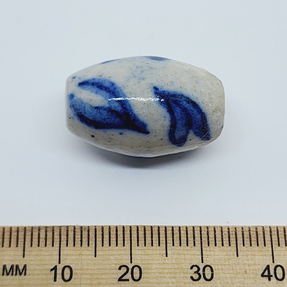 23x15mm Oval (5) - White/Blue - Ceramic Vintage Replica Trade Bead