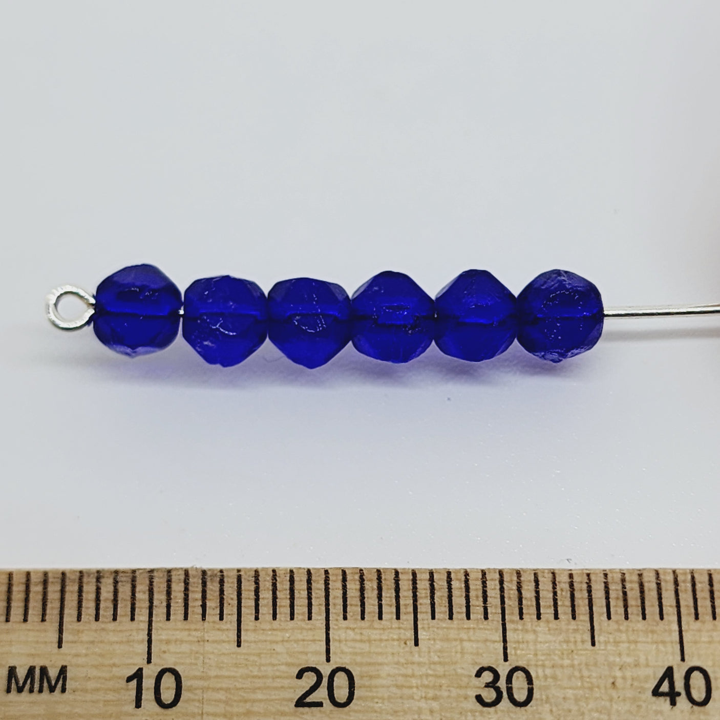 5mm Facet Round (150) - Sapphire Blue Transparent - Vintage Czech Glass Beads